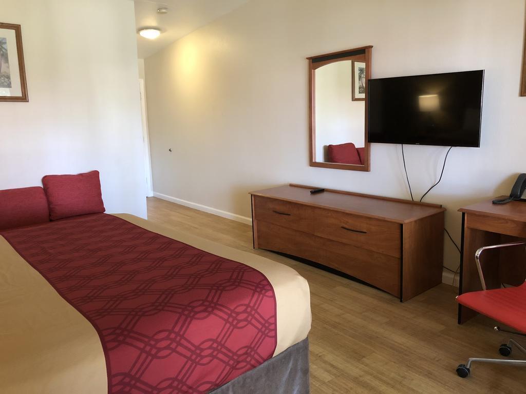 Econo Lodge Inn & Suites Oakland Airport Exterior foto
